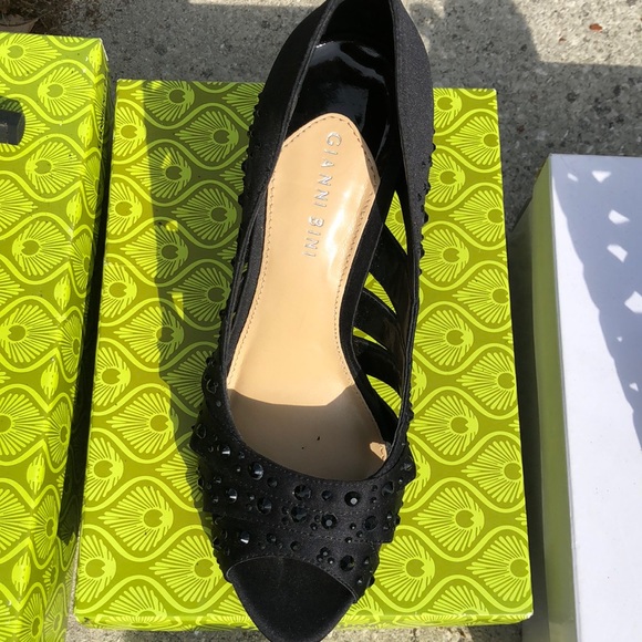 Shoes - Picture 1 of 2